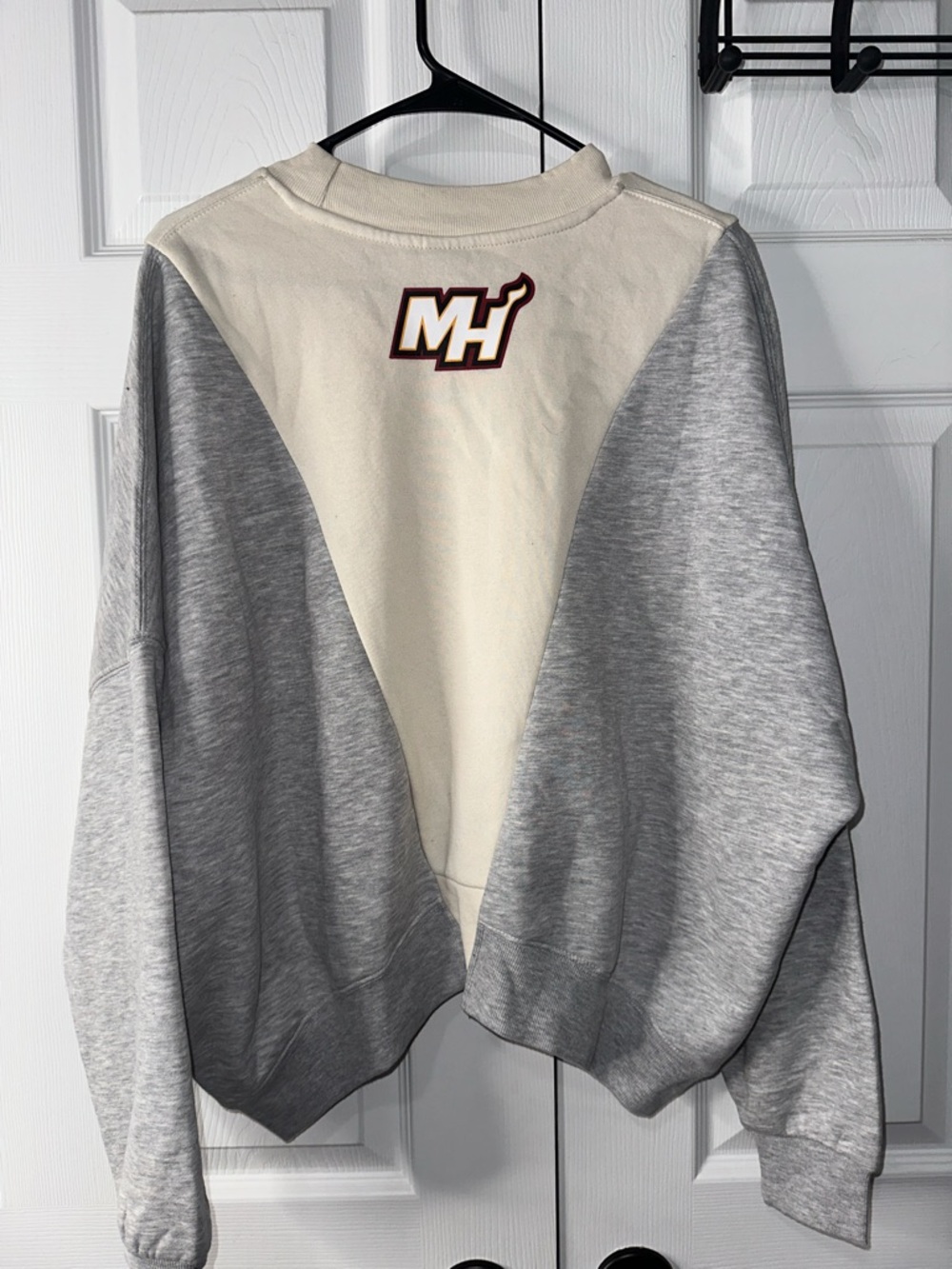 NBA Miami Heat Gray, Cream & Maroon Cropped Sweatshirt - Picture 6 of 6